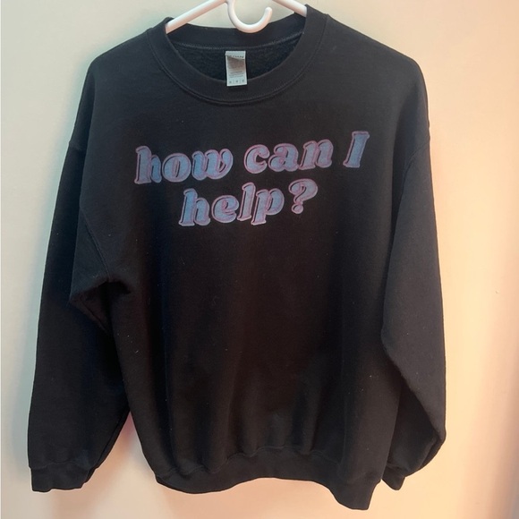 Gildan Sweaters - Gildan black the viall files how can i help? crewneck sweatshirt size M